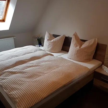 Zechliner Hof Pensión 3*
